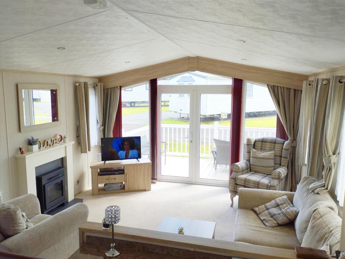 Sand Le Mere Holiday Village Caravan Hire Tunstall  Exterior foto